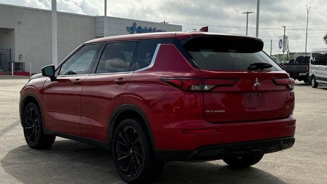 2023 Mitsubishi Outlander SE