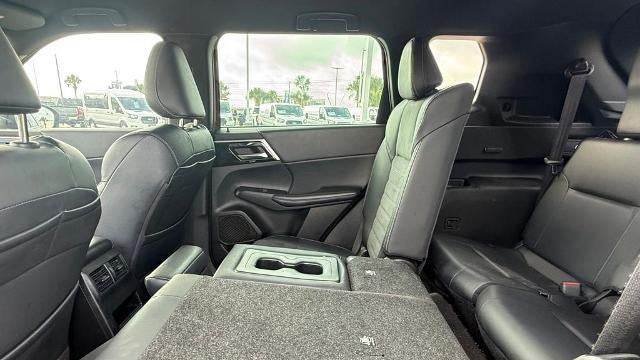 2023 Mitsubishi Outlander SE