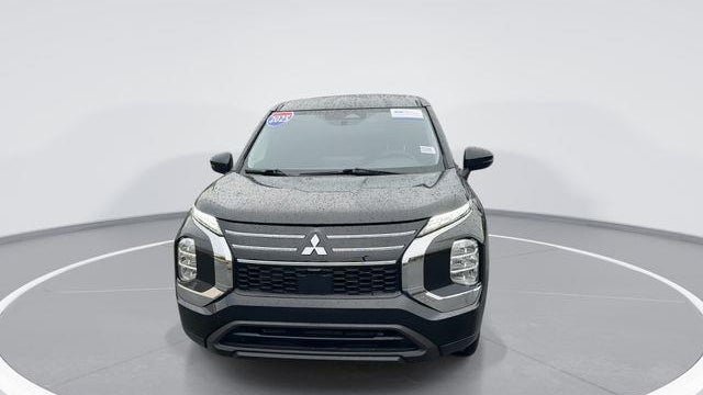 2025 Mitsubishi Outlander ES