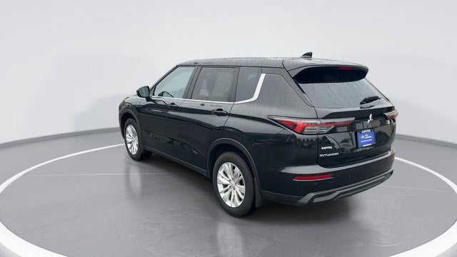 2025 Mitsubishi Outlander ES