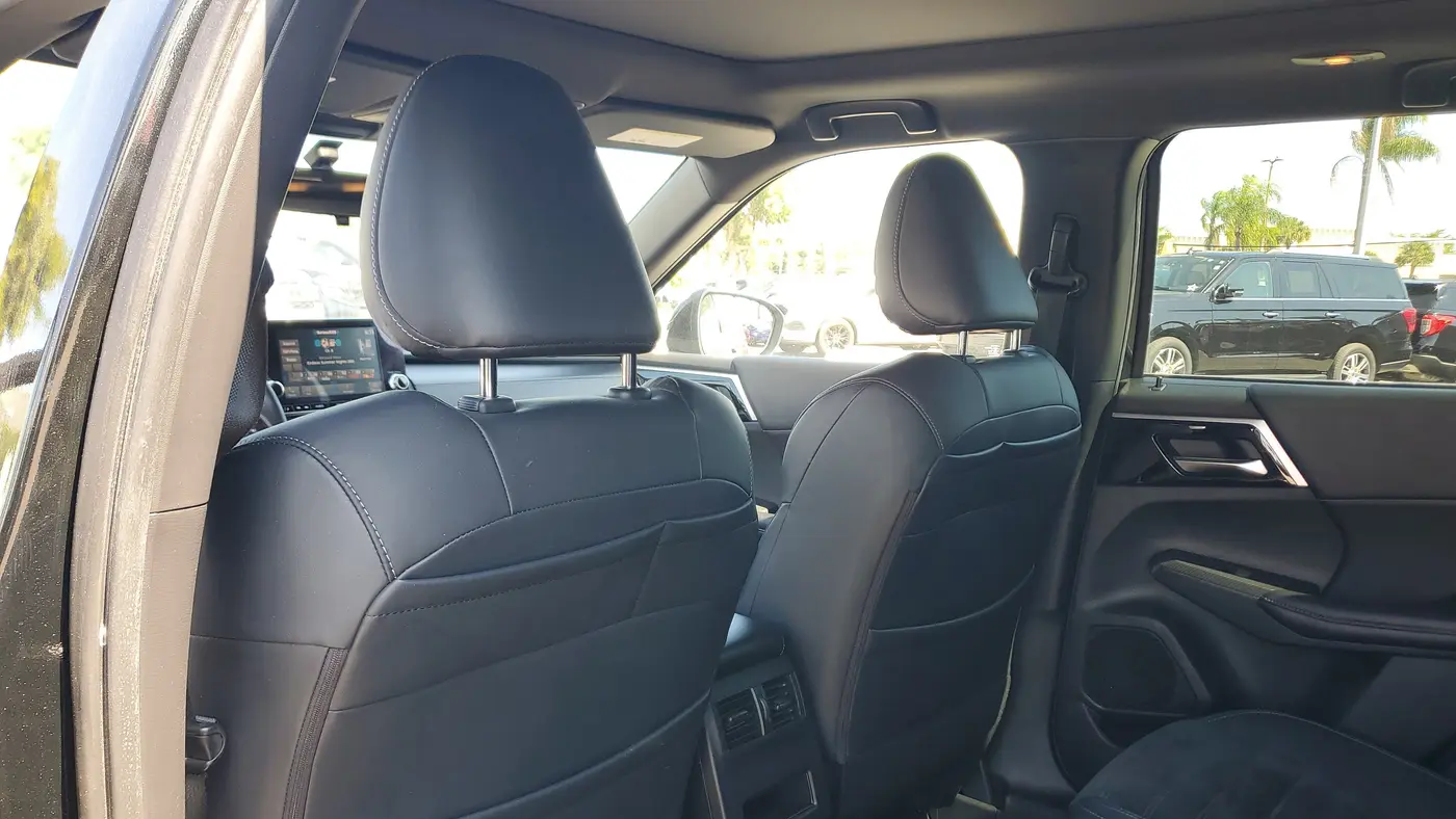 2022 Mitsubishi Outlander SE