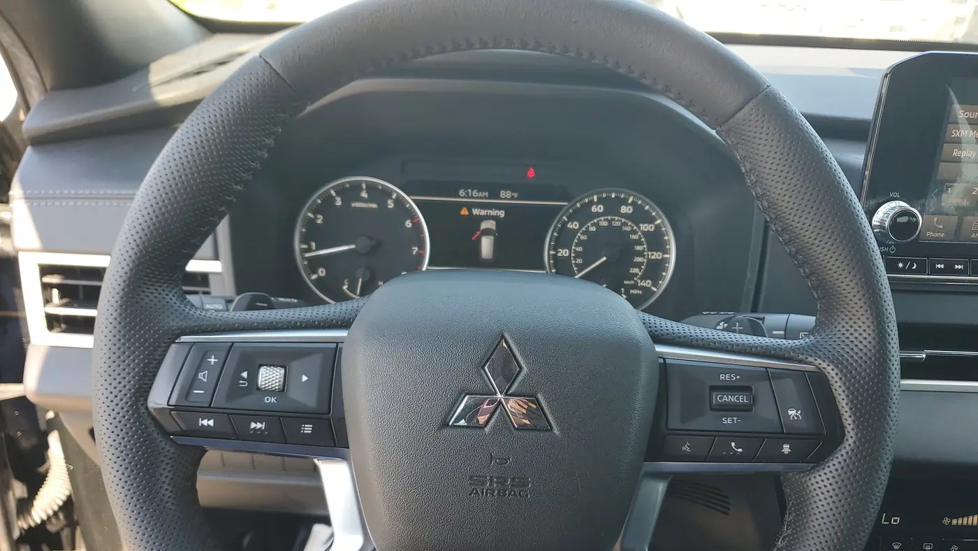 2022 Mitsubishi Outlander SE
