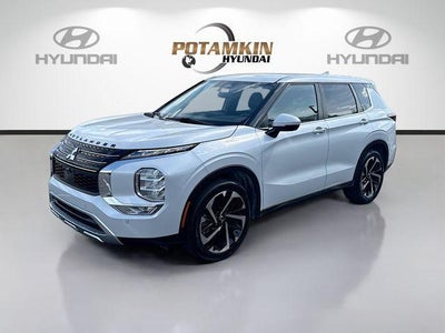 Photo of a 2023 Mitsubishi Outlander SE 4DR SUV for sale