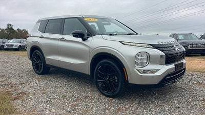 Photo of a 2022 Mitsubishi Outlander SE 4DR SUV for sale