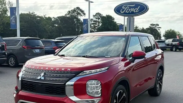 Preowned 2023 Mitsubishi Outlander SE for Sale
