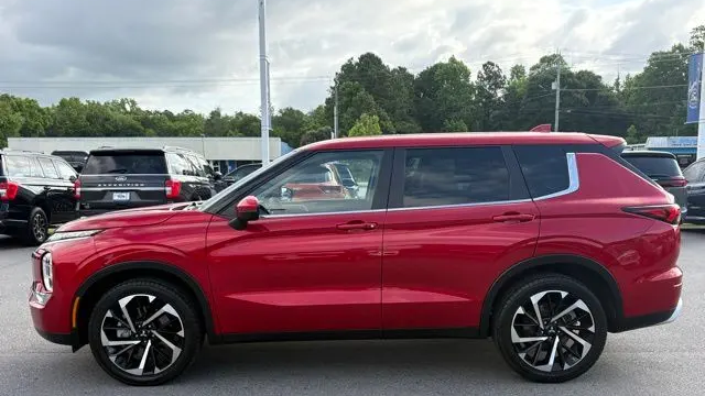 2023 Mitsubishi Outlander SE