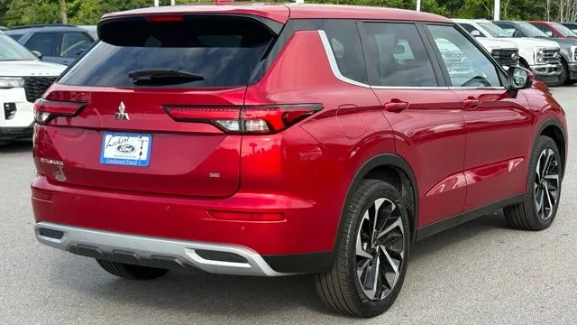 2023 Mitsubishi Outlander SE