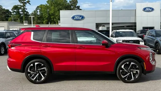 2023 Mitsubishi Outlander SE