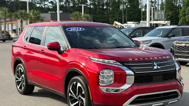 2023 Mitsubishi Outlander SE
