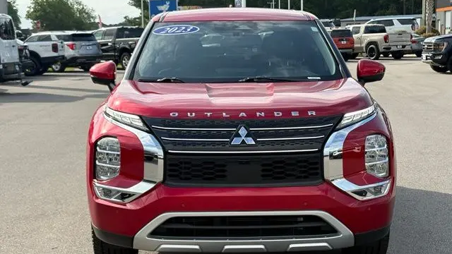 2023 Mitsubishi Outlander SE