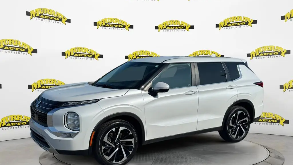 Preowned 2023 Mitsubishi Outlander SE for Sale