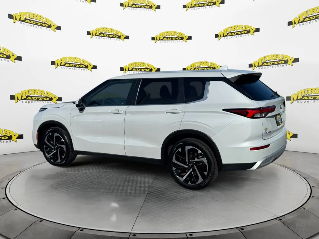 2023 Mitsubishi Outlander - $21,999