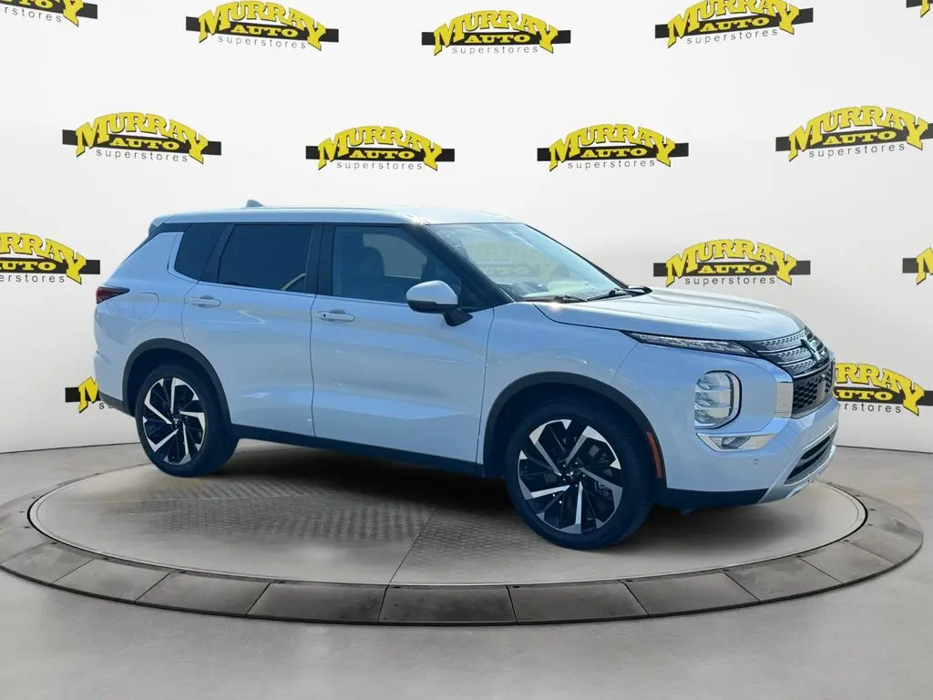 2023 Mitsubishi Outlander - $21,999