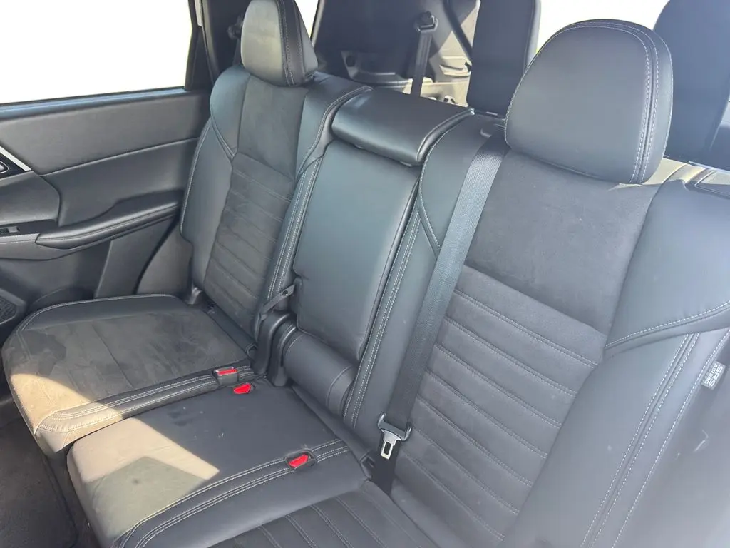 2023 Mitsubishi Outlander - $21,999