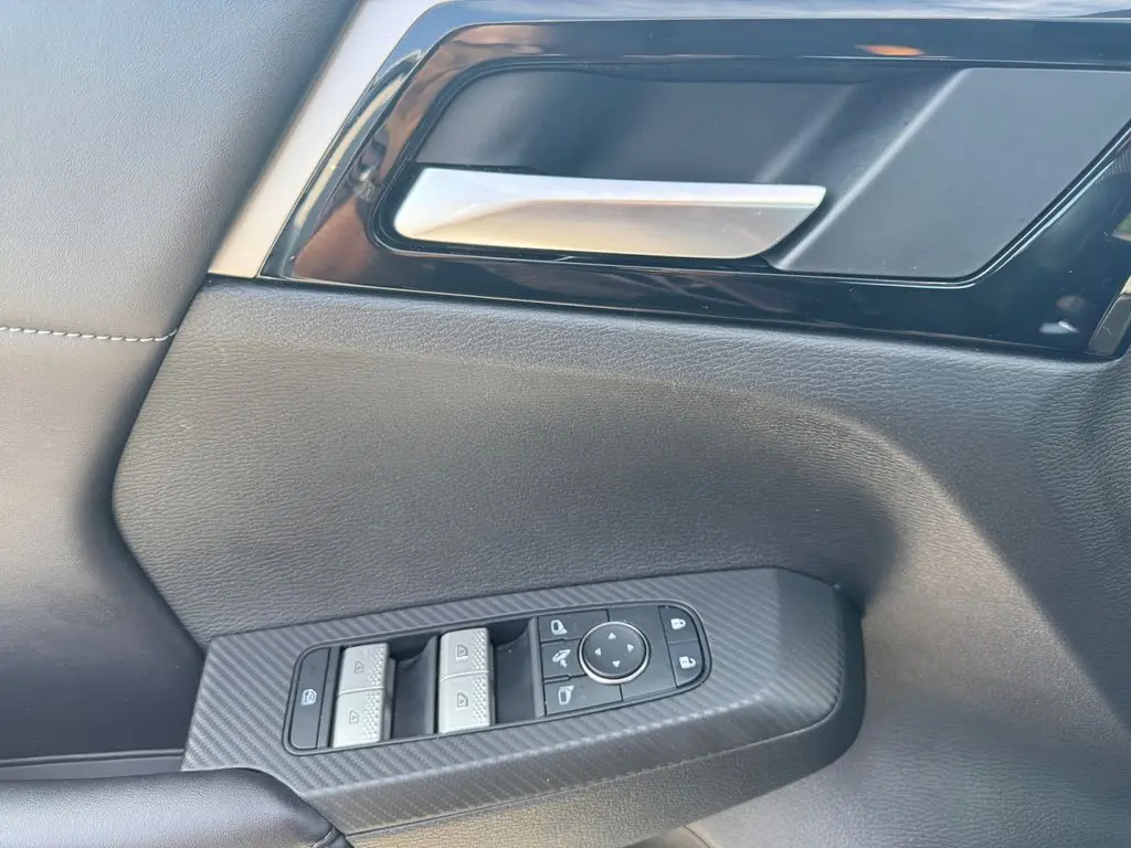 2023 Mitsubishi Outlander - $21,999