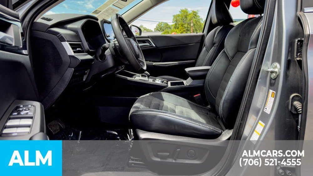 2023 Mitsubishi Outlander SE