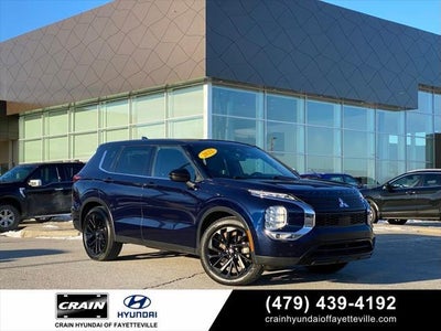 Photo of a 2022 Mitsubishi Outlander SE 4DR SUV for sale