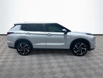 2022 Outlander Thumbnail 5
