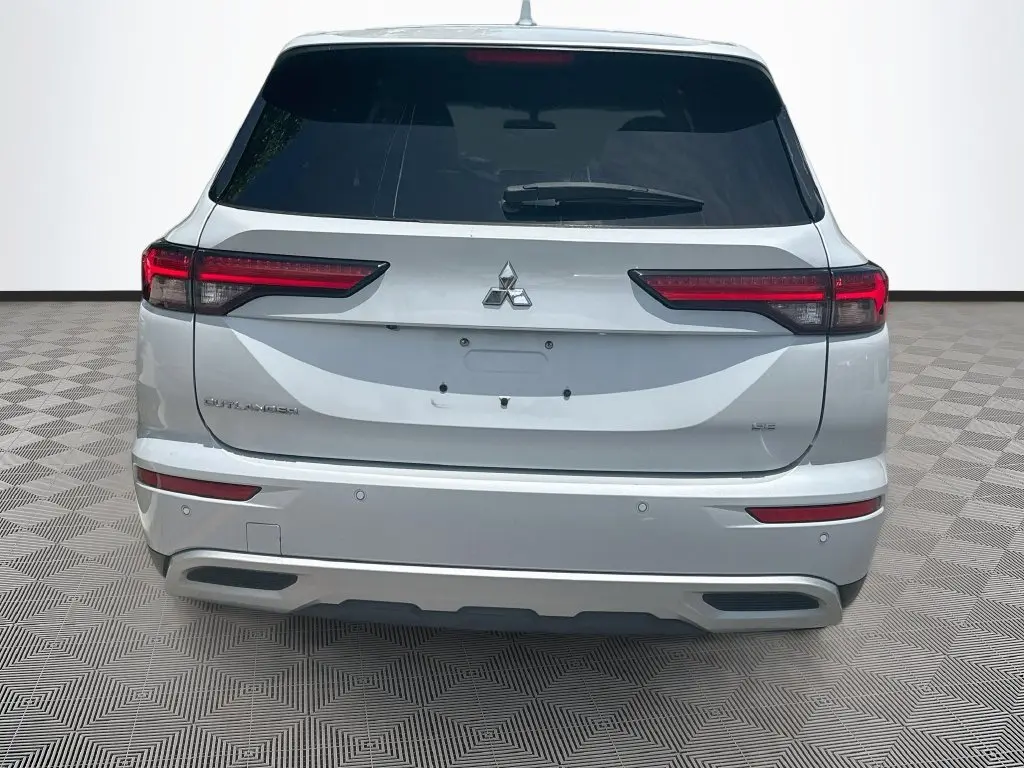 2022 Mitsubishi Outlander - $17,948
