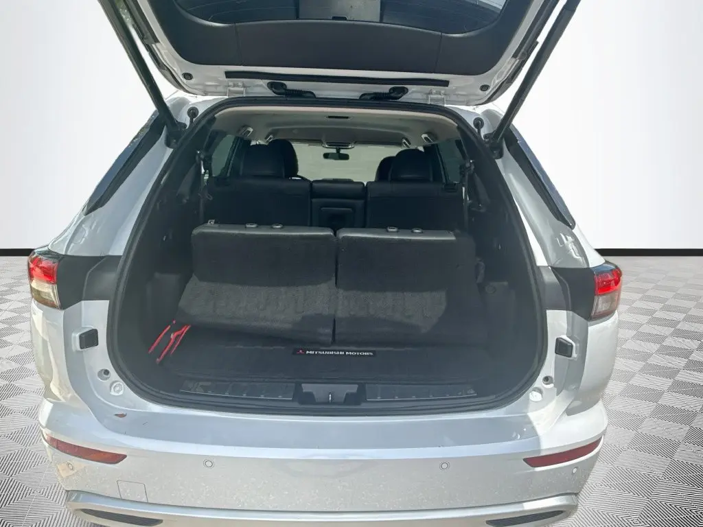 2022 Mitsubishi Outlander - $17,948