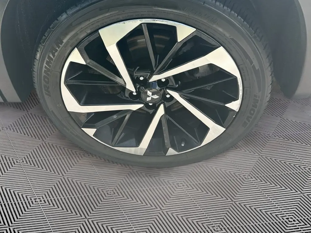 2022 Mitsubishi Outlander - $17,948