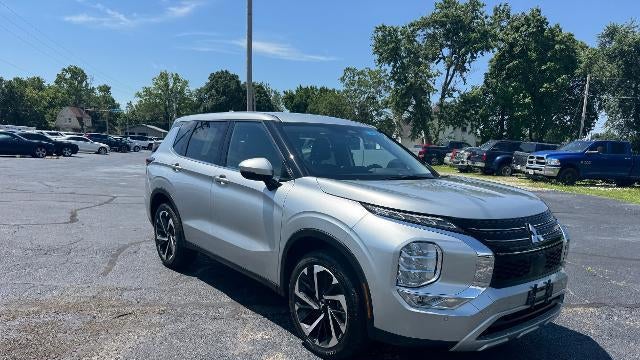 2023 Mitsubishi Outlander SE