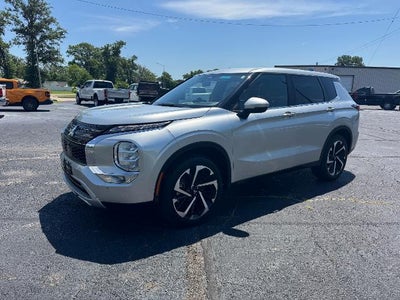 Photo of a 2023 Mitsubishi Outlander SE 4DR SUV for sale