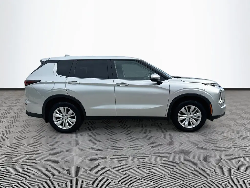 2025 Mitsubishi Outlander - $26,702
