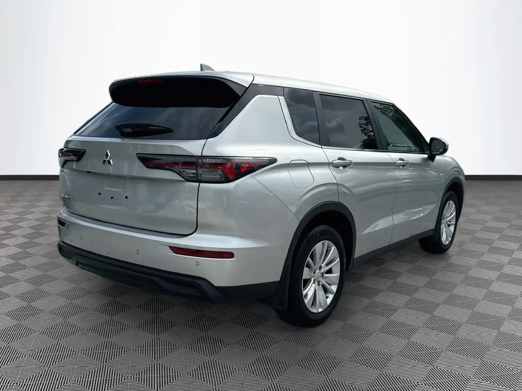2025 Mitsubishi Outlander - $26,702