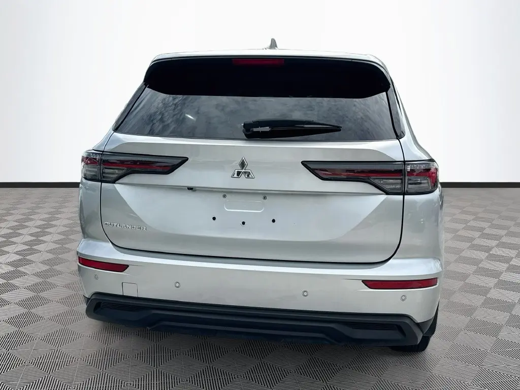 2025 Mitsubishi Outlander - $26,702