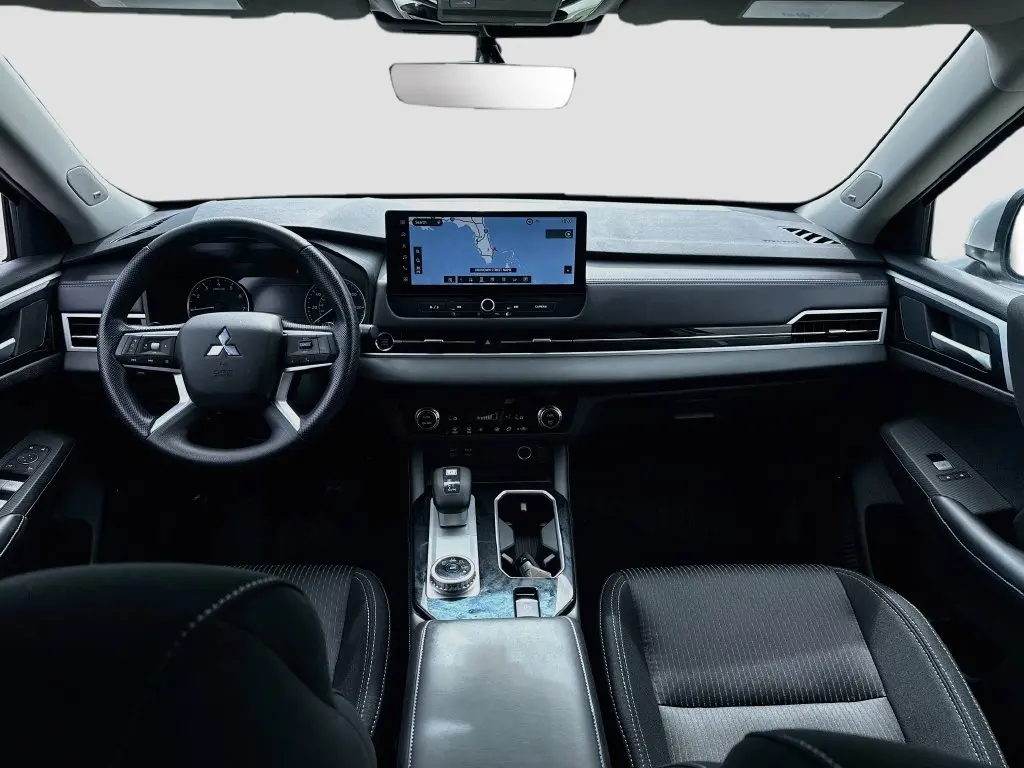 2025 Mitsubishi Outlander - $26,702