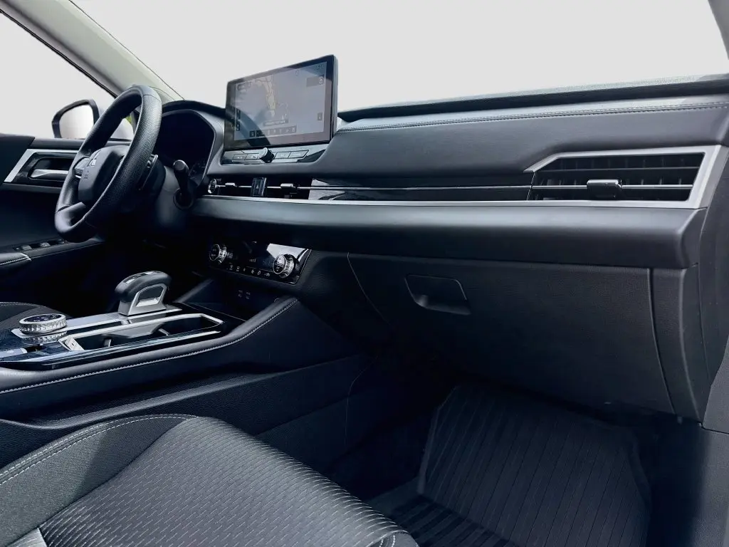 2025 Mitsubishi Outlander - $26,702