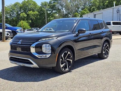 Photo of a 2022 Mitsubishi Outlander SE 4DR SUV for sale