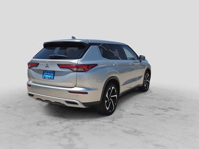 2022 Mitsubishi Outlander - $15,988