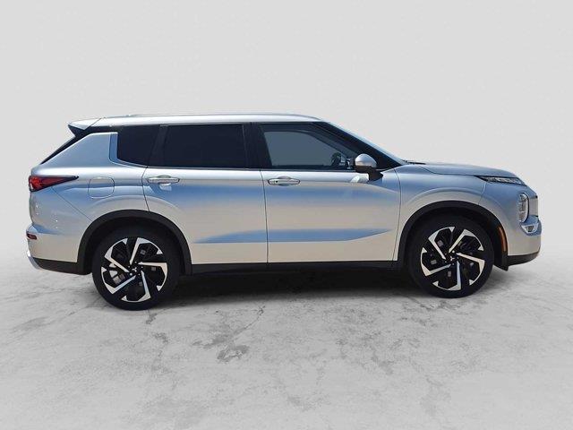 2022 Mitsubishi Outlander - $15,988