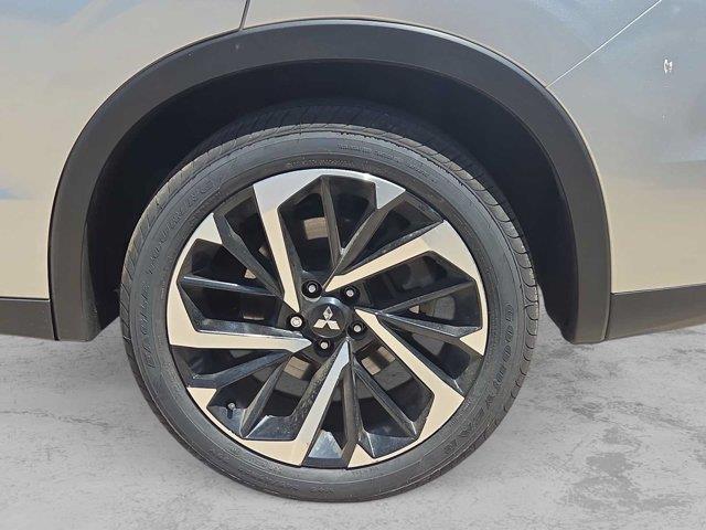 2022 Mitsubishi Outlander - $15,988
