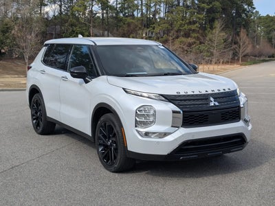 Photo of a 2023 Mitsubishi Outlander SE 4DR SUV for sale