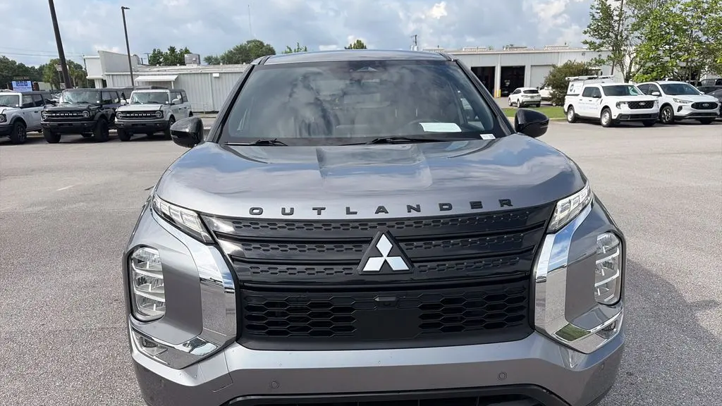 2022 Mitsubishi Outlander SE