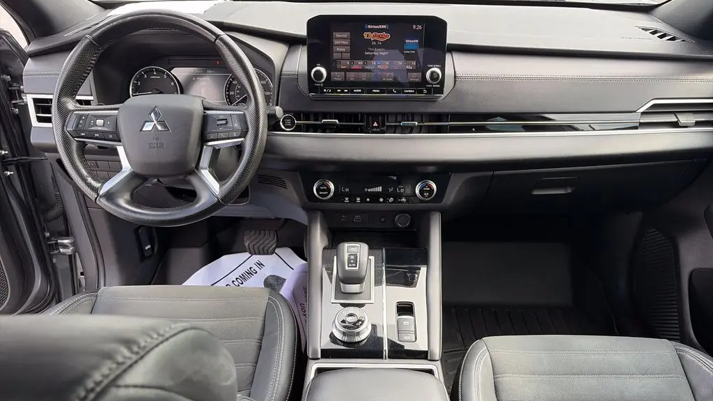 2022 Mitsubishi Outlander SE