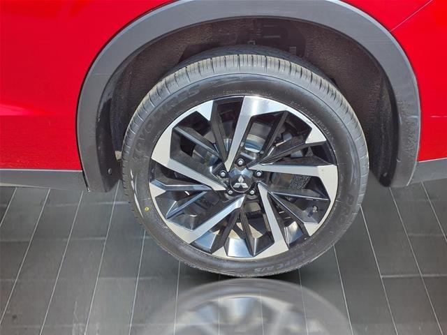 2022 Mitsubishi Outlander - $15,435