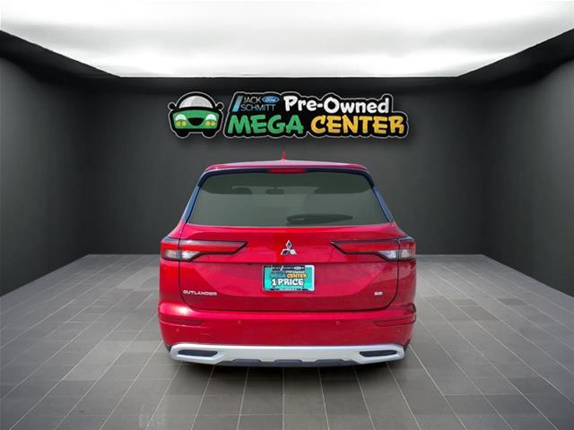 2022 Mitsubishi Outlander - $15,435