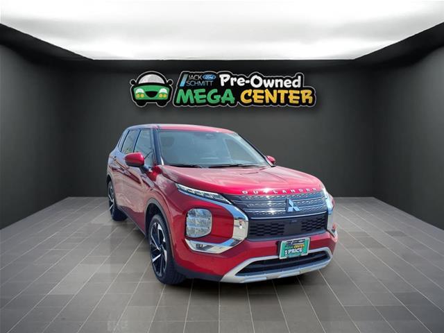 2022 Mitsubishi Outlander - $15,435