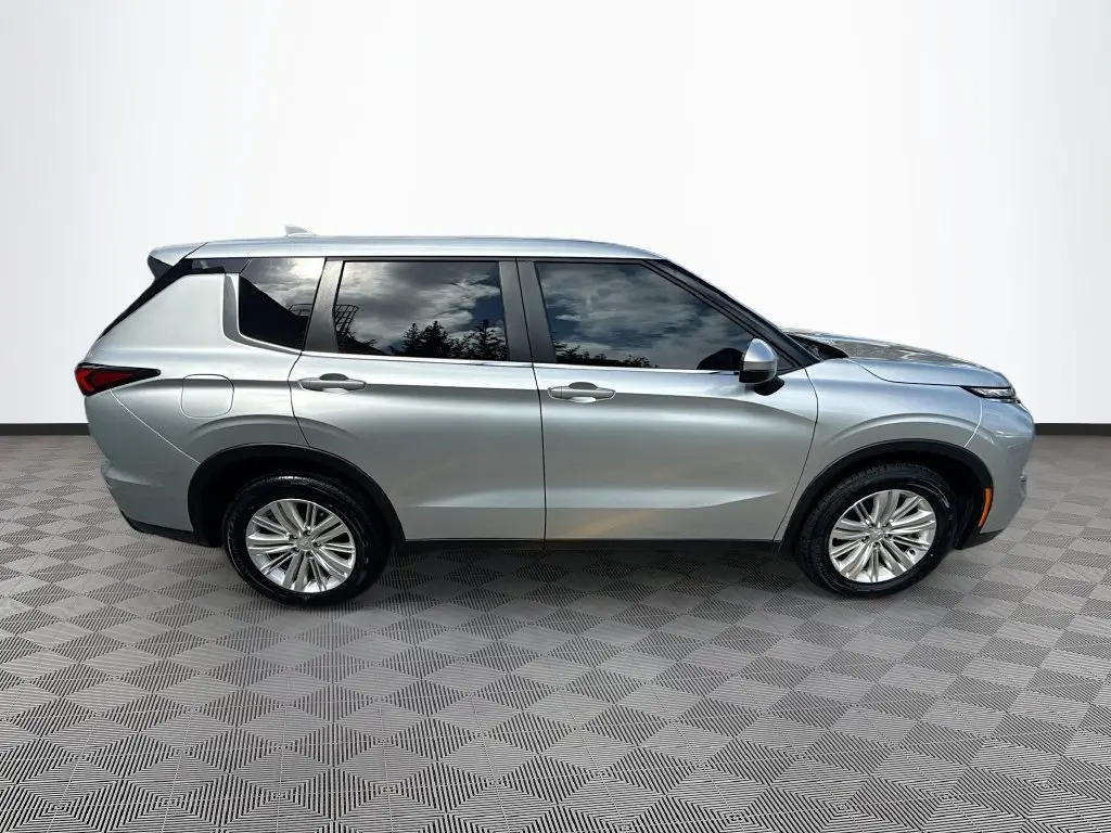 2024 Mitsubishi Outlander - $19,034