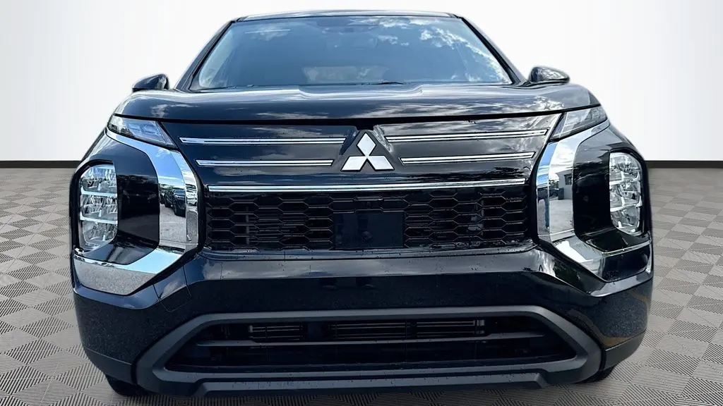 2025 Mitsubishi Outlander ES