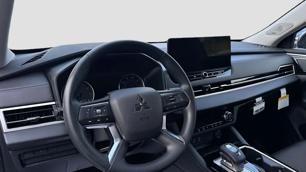 2025 Mitsubishi Outlander ES