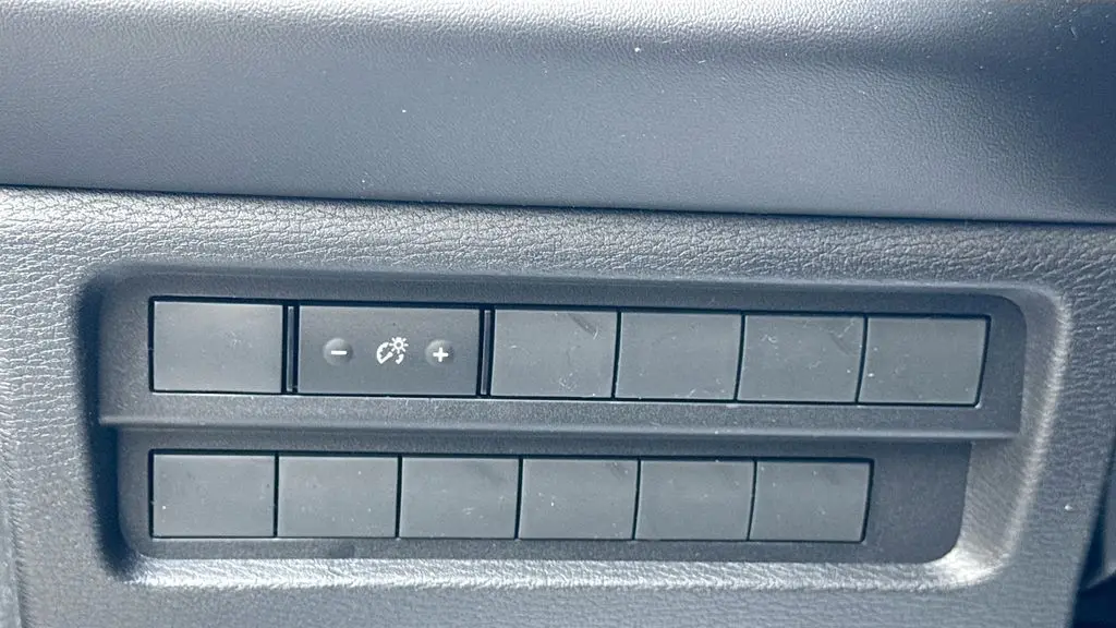 2025 Mitsubishi Outlander ES