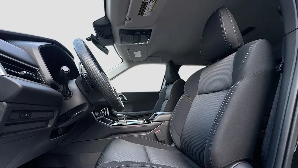 2025 Mitsubishi Outlander ES