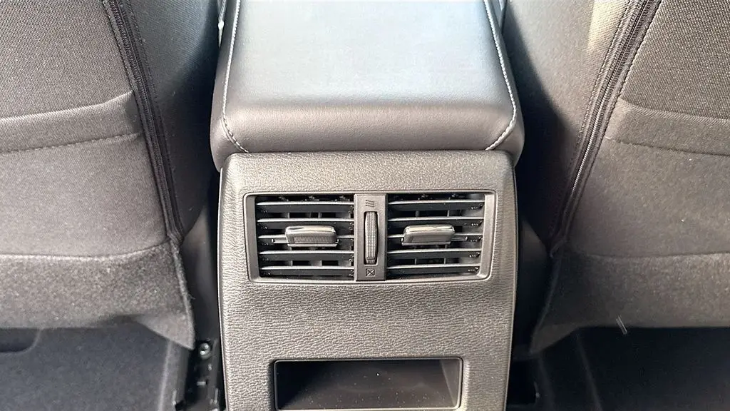 2025 Mitsubishi Outlander ES