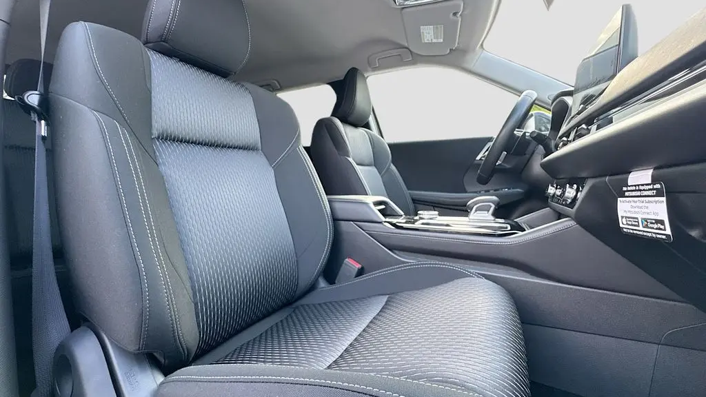 2025 Mitsubishi Outlander ES