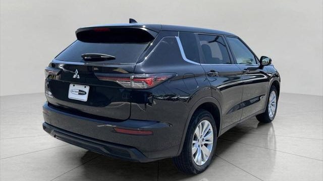 2025 Mitsubishi Outlander ES